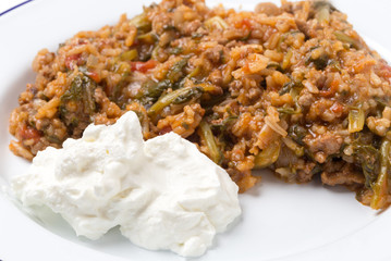 Yogurt with mince and spinach