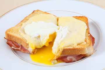 Croque madame cut open