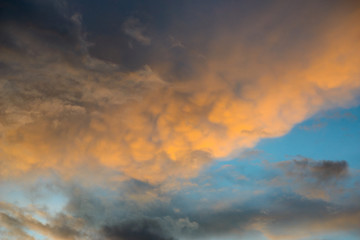 Fototapeta na wymiar Civil twilight Sky with Clouds