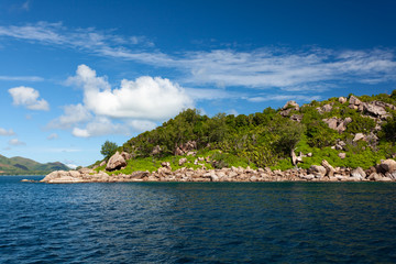 Fototapeta premium tropical island in the sea