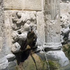Fototapeta na wymiar Rimondi fountain detail