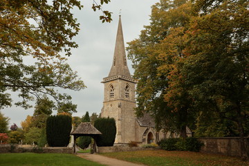 Fototapeta na wymiar St Mary's parish church in Lower Slaughter, Gloucestershire, England