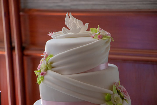 wedding cake with flowers