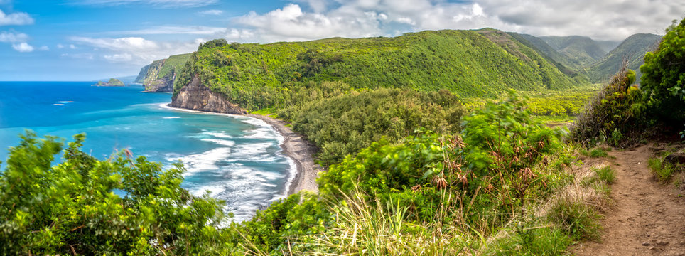 Panoramia View over Pololu Valley