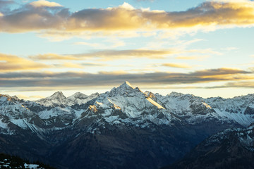 Sonnenuntergang in den Allg&auml;uer Bergen - winterlich