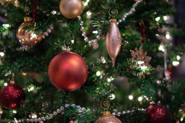 Obraz na płótnie Canvas christmas decoration on tree