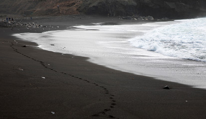 ocean waves breaking natural background
