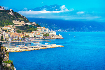 Naklejka premium Amalfi town and coast, panoramic view. Italy