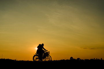 Obraz na płótnie Canvas silhouette of a cyclist