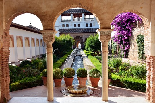 Patio de la Acequia del Generalife, Alhambra, Granada