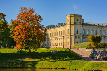 Sunny autumn day in the Park in Gatchina.