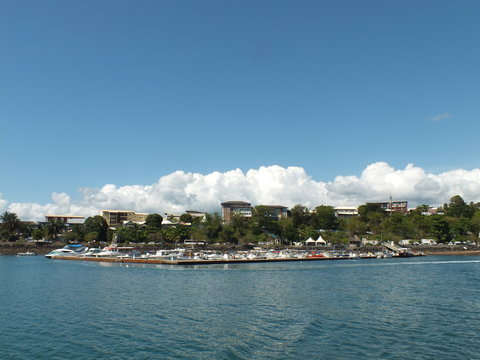 Port et jet&eacute;e de Mamoudzou &agrave; Mayotte