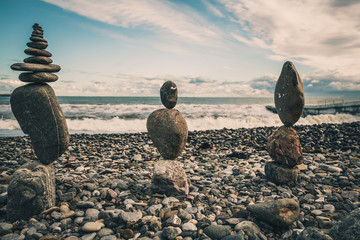 Balance stones against the sea