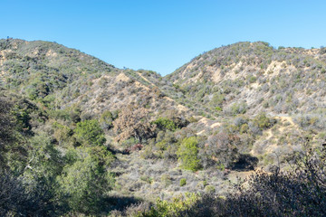 Fototapeta na wymiar Hiking trails in mountains of Southern California
