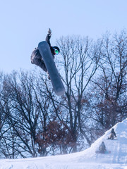 People are enjoying kiing	/ snowboarding