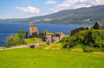 Fototapeta na wymiar The Urquhart Castle on the shores of Loch ness