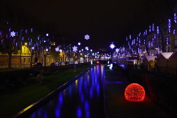 perpignan décoration de noël la nuit avec grande roue