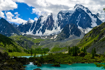 Fototapeta na wymiar Altai. Shavlinskoe lake - the pearl of Altaimountains Dream, Beauty and fairy Tale