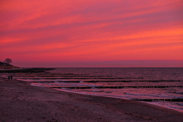 Sonnenuntergang an der Ostseeküste bei Ahrenshoop