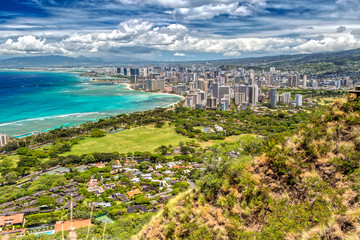 Obraz premium Panorama View over Honolulu from Diamond Head on Oahu, Hawaii