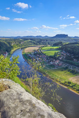 Fototapeta na wymiar Panoramablick auf die Elbe, vom Basteigebirge aus.