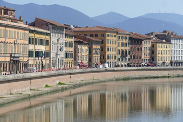 Pisa - Palazzi del Lungarno Pacinotti dal Ponte Solferino