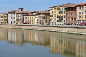 Pisa - Palazzi del Lungarno Pacinotti dal Ponte di Mezzo