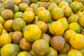 The oranges prepared in the market