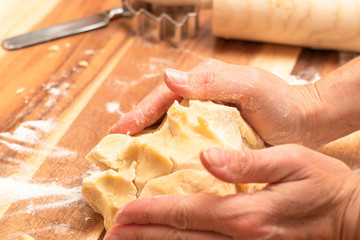 Backteig für Kekse kneten