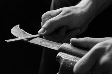 knife in a vise, knife sharpening