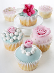 PASTEL CUPCAKES   CLOSE UP FOOD IMAGE