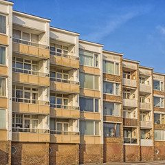 Wohnblock mit Ferienwohnungen in Zandvoort an der niederländischen Küste