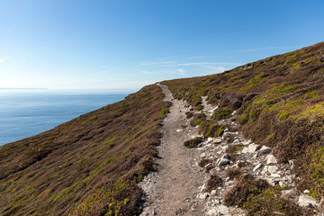 Sentier côtier du Cap de la Chèvre sur la Presqu'île de Crozon (Finistère, France)