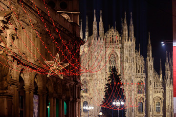 Fototapeta premium Mediolan Christmas lights 2018 Piazza Duomo and Gallery