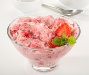 ETON MESS             CLOSE UP FOOD IMAGE