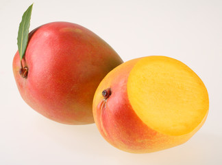 MANGOES   CLOSE UP FOOD IMAGE