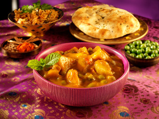 INDIAN ALOO MATTER CURRY