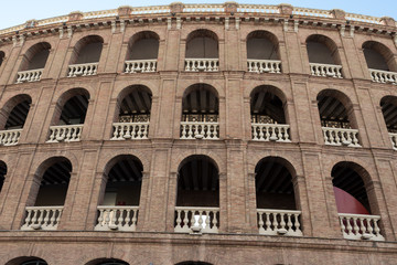 Naklejka premium Piękne typowe budynki w Walencji