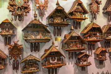 Kuckucksuhr 01 - windfall.tv