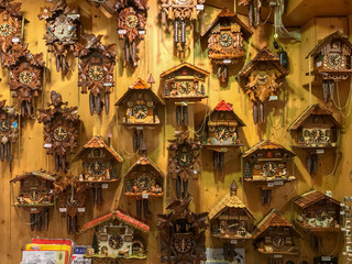 Kuckucksuhr 02 - windfall.tv