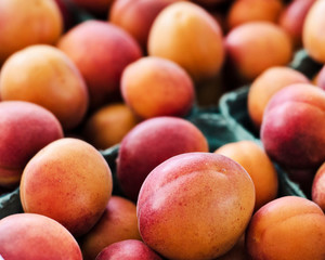 peaches at the market