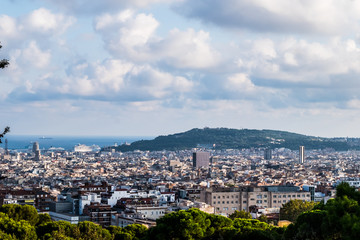 Fototapeta na wymiar Panorama de Barcelone, Vue du Parc Guell