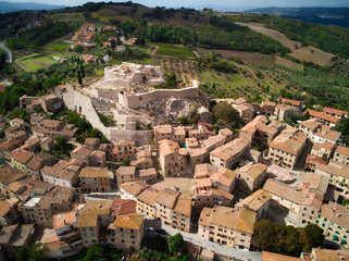 Fototapeta na wymiar Rocca Aldobrandesca in the Tuscan hills