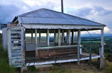 Fototapeta premium old wooden house - abandoned in the South Island