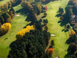 vue a&eacute;rienne du golf &agrave; Lainville-en-Vexin dans les Yvelines en France