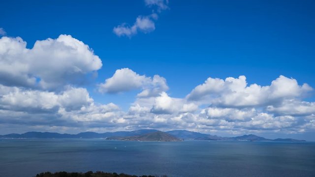 瀬戸内海と空のタイムラプス　香川県さぬき市から小豆島方面を撮影 2018年12月