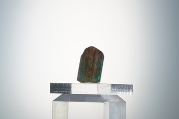Turmalin, Bi-Color, Grün mit rotem Kopf, Natürliche Endung, Paraiba, Brasilien, Edelstein,...