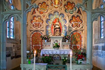 Fototapeta na wymiar Plonévez-Porzay. Intérieur de la chapelle de Sainte Anne la Palud , Finistère, Bretagne