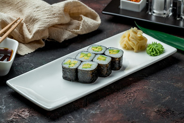 roll avocado Maki