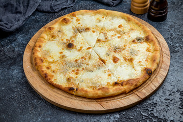 Pizza Quattro formaggi